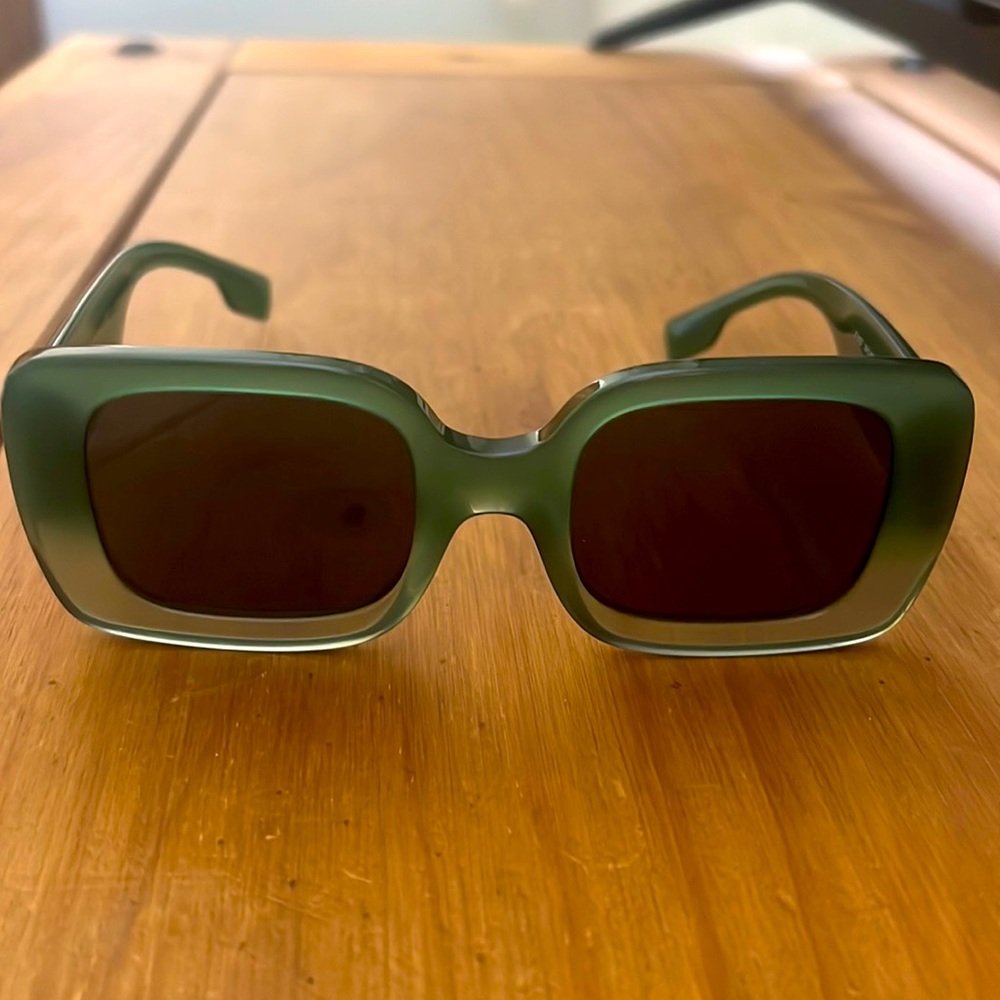 AUTHENTIC BURBERRY SUNGLASSES